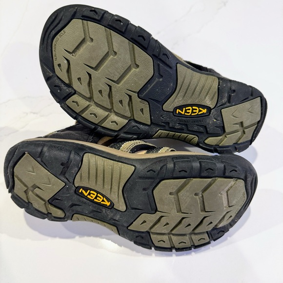 KEEN 9212-BKSG Newport H2 Waterproof Sport Outdoor Bungee Sandals KIDS US Size 5 - Picture 8 of 9
